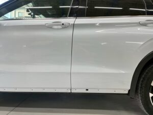 三菱 アウトランダー 左フロントドア、左リアドアの修理事例2