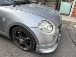 【摂津店】ダイハツ コペンの右フロントバンパー、右フロントフェンダーの修理事例2