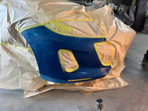 【摂津店】マツダ アクセラの左フロントバンパーの修理事例4