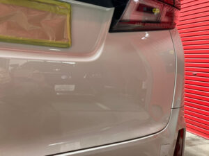 【浜松店】トヨタ ヴェルファイアのバックドアの修理事例9