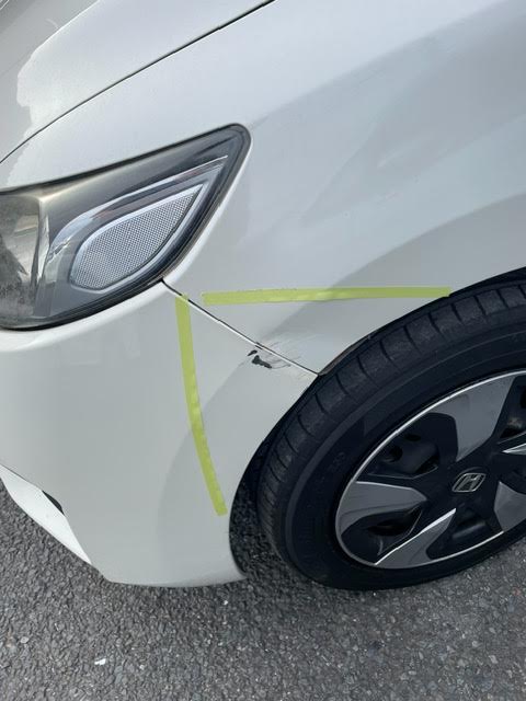 【さいたま見沼店】ホンダ フィット 左フロントフェンダー、左フロントバンパーの修理事例