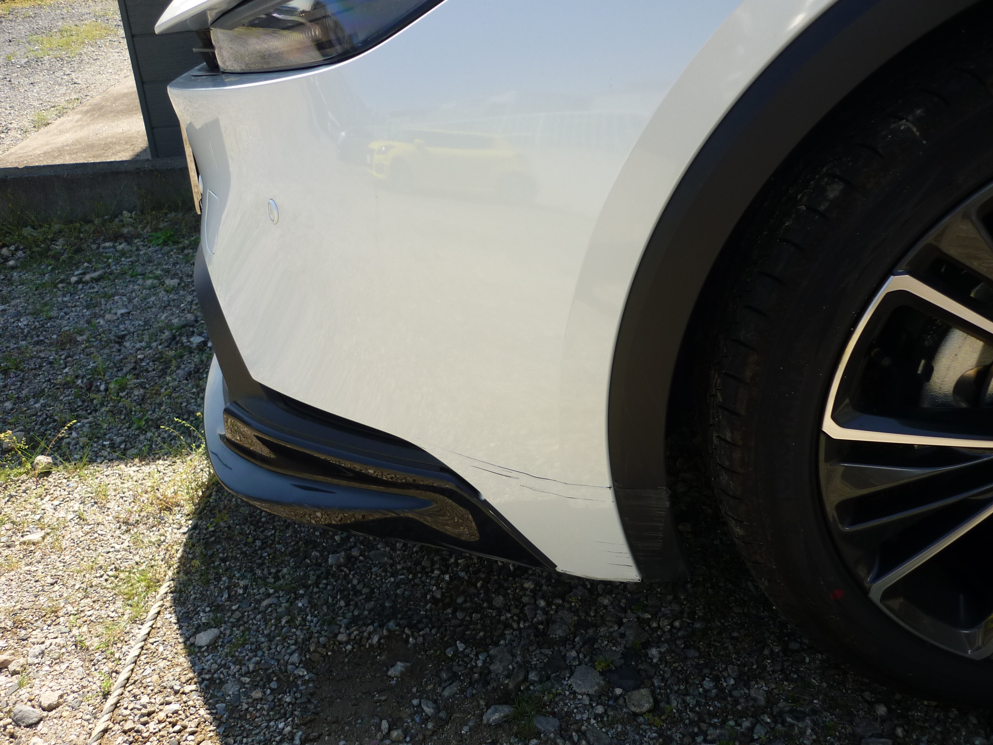 【幕張店】トヨタ プリウス 左フロントバンパーの修理事例