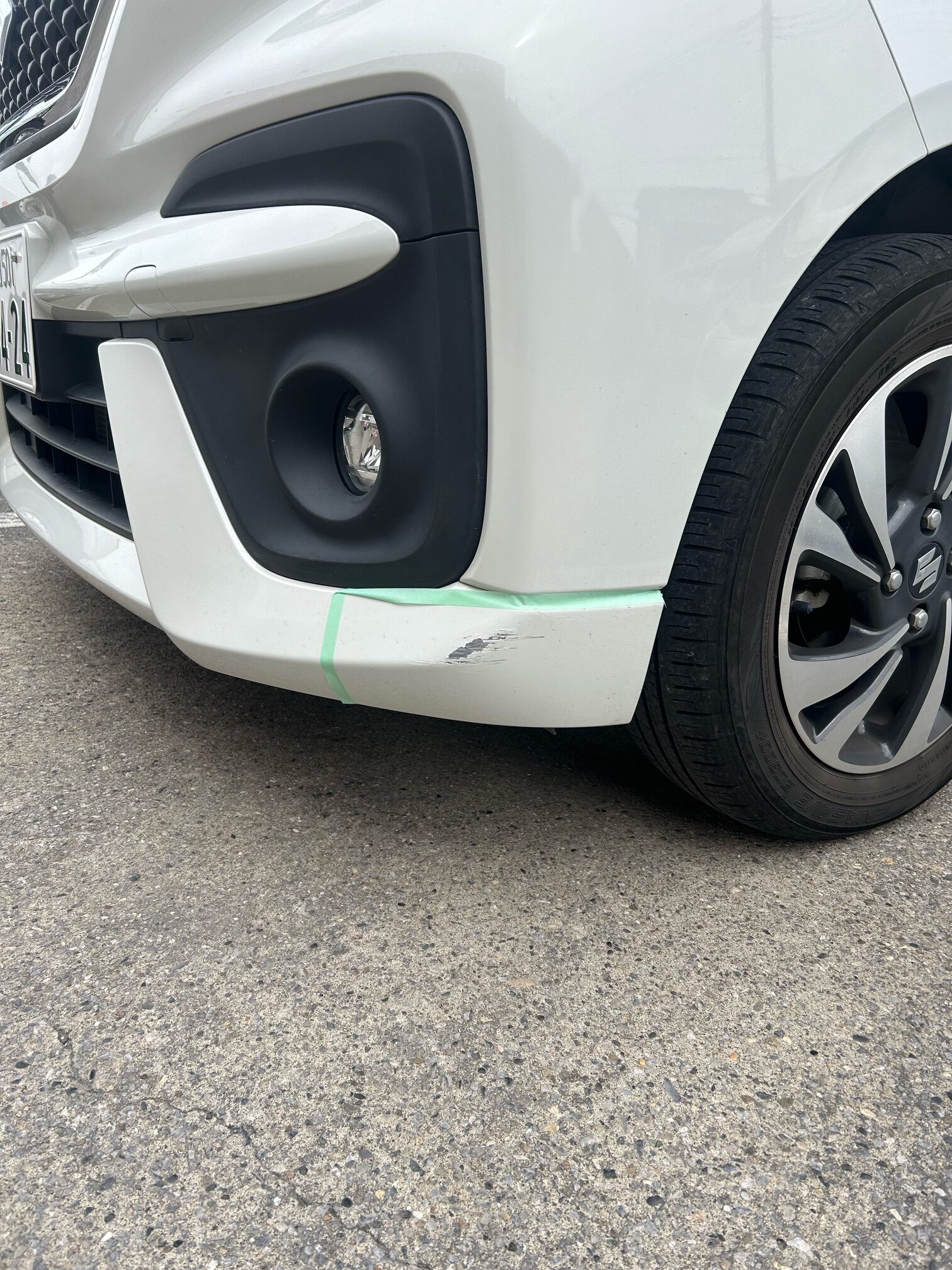 【高槻店】スズキ ソリオ 左フロントバンパーの修理事例