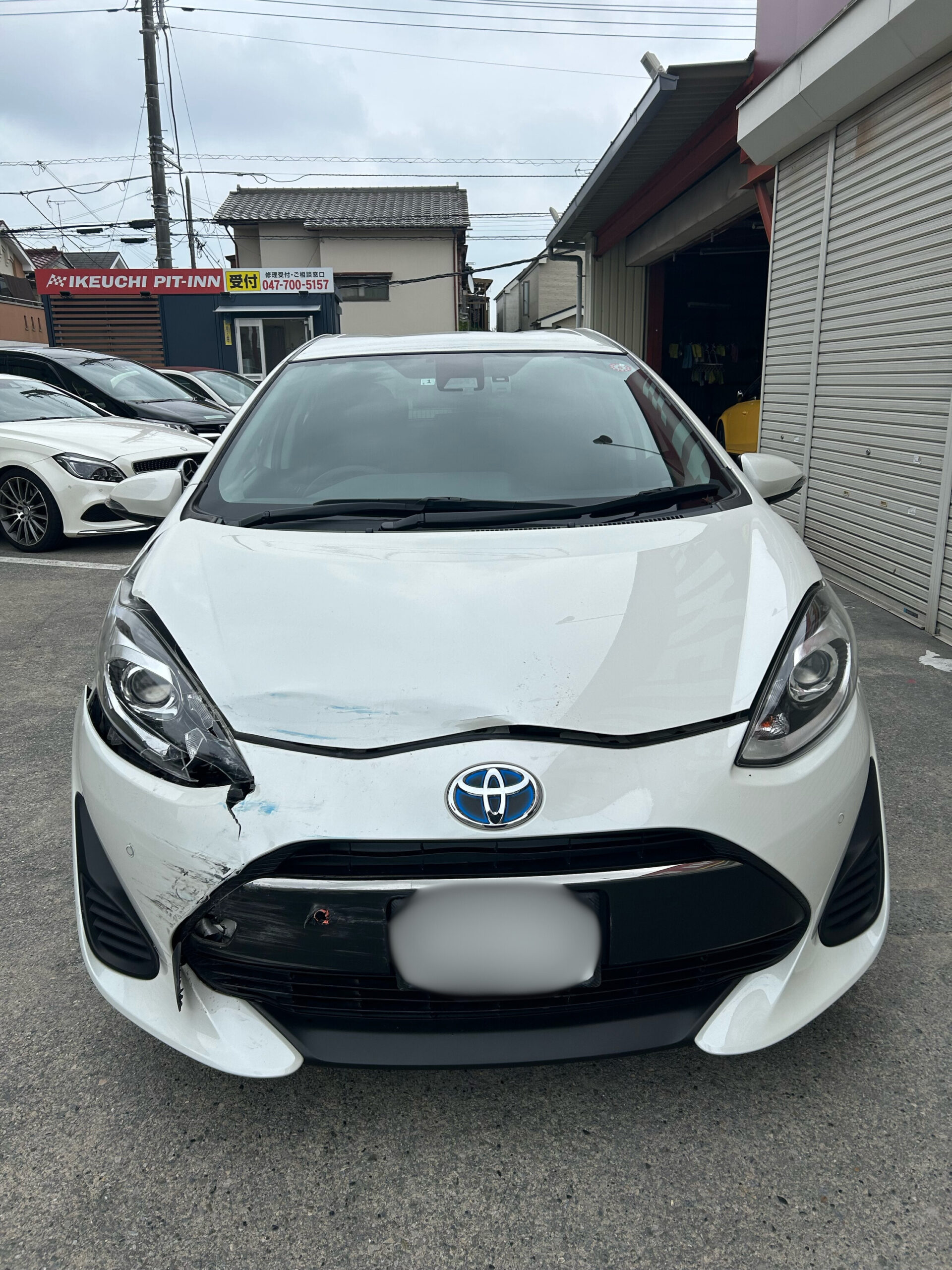 【松戸店】トヨタ アクア ボンネット交換、フロントバンパー交換の修理事例