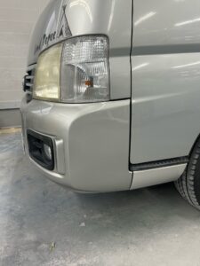 【松戸店】トヨタ ハイエース 左フロントバンパーの修理事例2