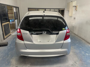 【松戸店】ホンダ フィット リアドアパネル、リアバンパーの修理事例2