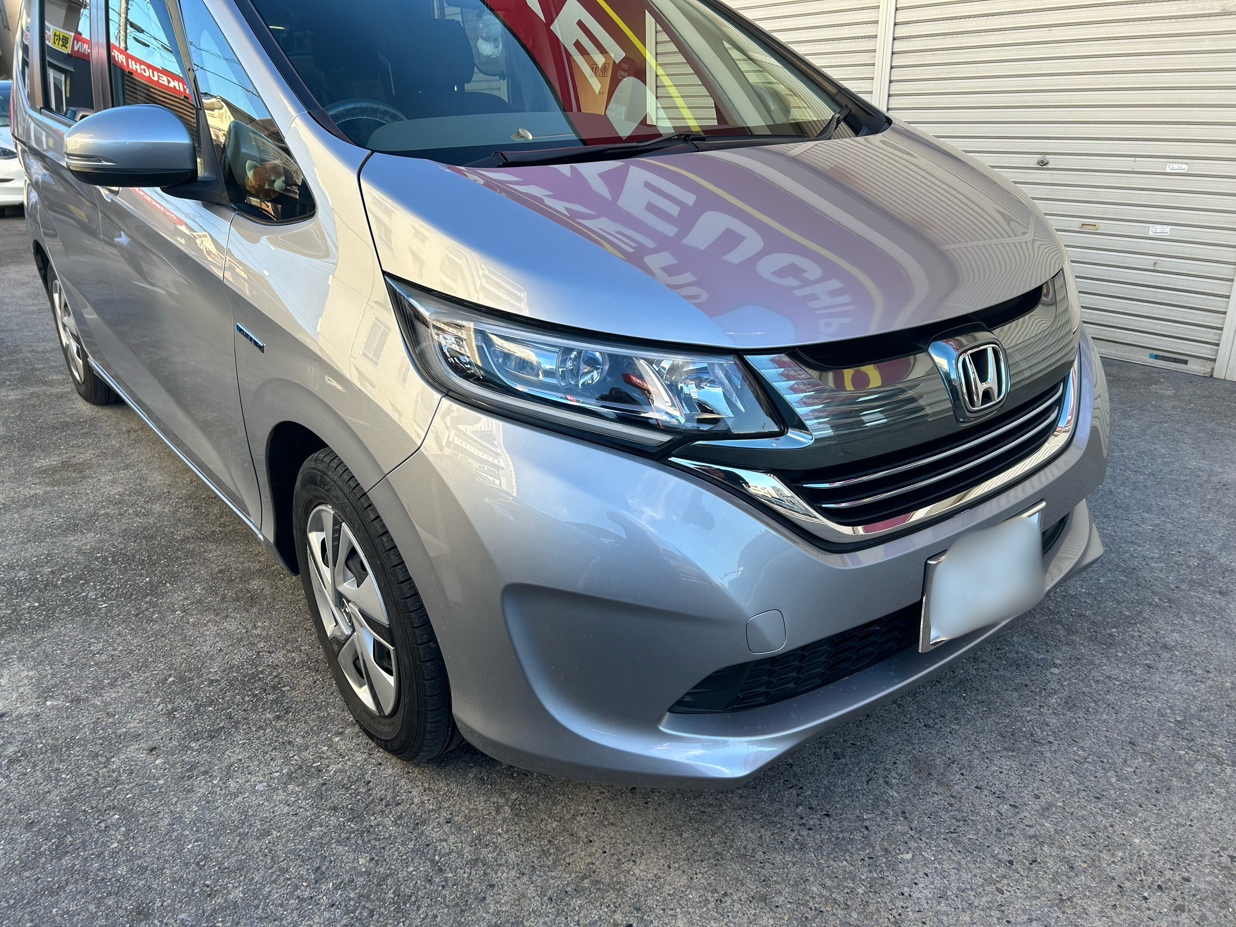 【松戸店】ホンダ フリード 右フロントバンパーの修理事例