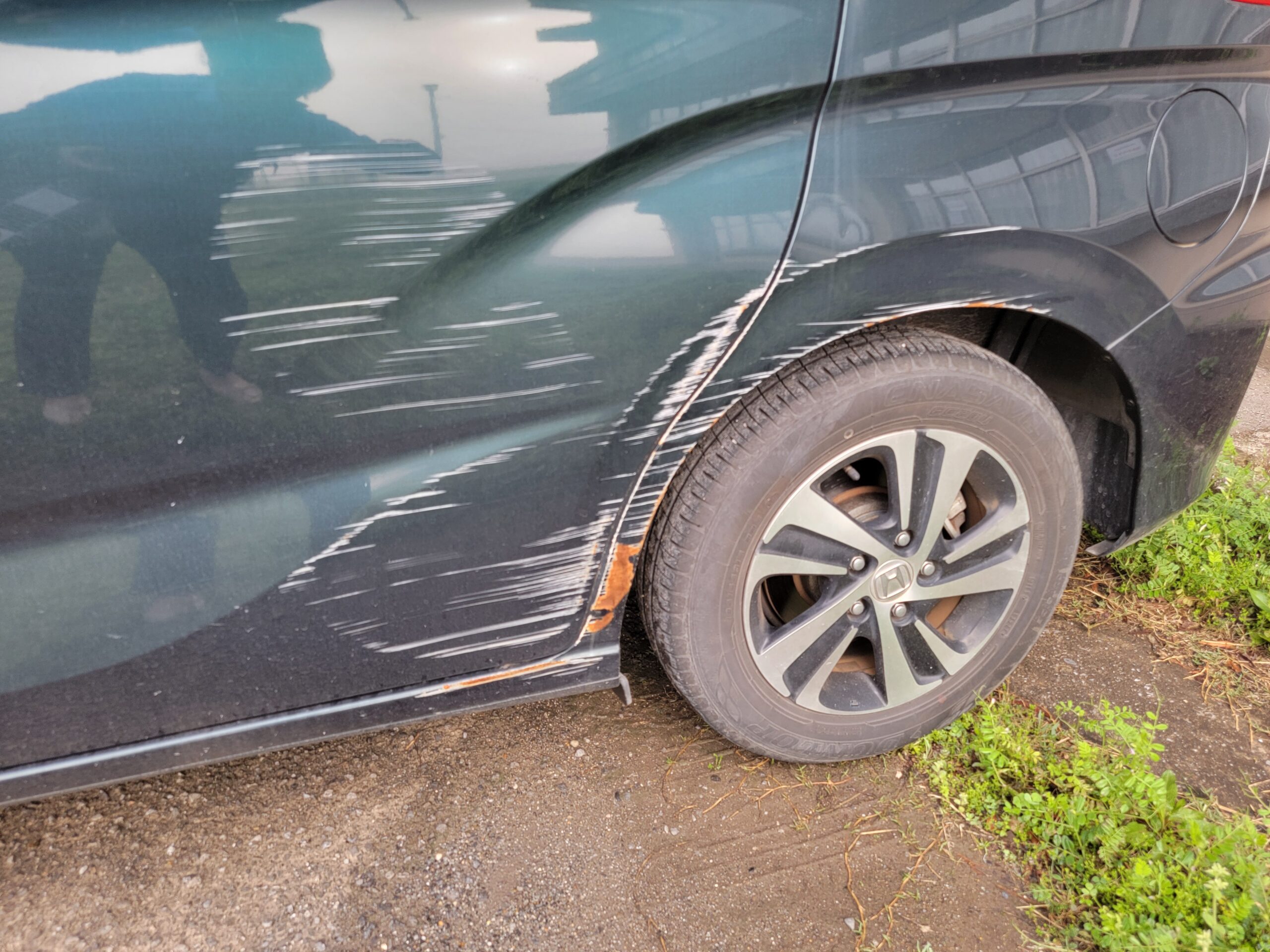 【幕張店】ホンダ フリード 左リアドア、左ロッカーパネル、左クォーターパネルの板金塗装・修理事例