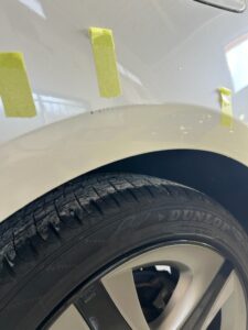 【平塚店】トヨタ プリウス 左クオーターパネル・左リアバンパーの板金塗装・修理事例1