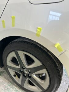 【平塚店】トヨタ プリウス 左クオーターパネル・左リアバンパーの板金塗装・修理事例4