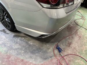 【越谷店】トヨタ クラウン 左リアバンパー・左リアバンパーアンダーの板金塗装・修理事例2