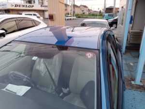 【川越店】トヨタ アクア ルーフ、ボンネット、ロッカーパネルの板金塗装・修理事例5