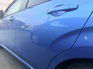 【箕面171店】日産 ノー ト左リアドアの板金塗装・修理事例2