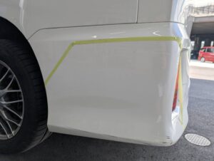 【茨木店】トヨタ ヴォクシー 左リヤバンパーの板金塗装・修理事例2