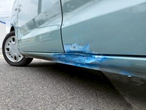 【大垣店】トヨタ シエンタ 左スライドドア、左サイドシルの板金塗装・修理事例2