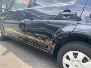 【大垣店】トヨタ パッソ 左リヤドア、左クオーターの板金塗装・修理事例1