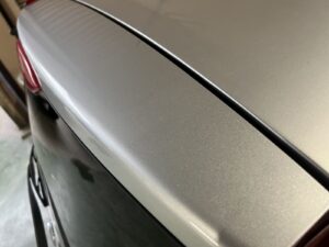 【習志野店】日産 ノート ボンネットフード、バックドアパネル（上部）の板金塗装・修理事例4
