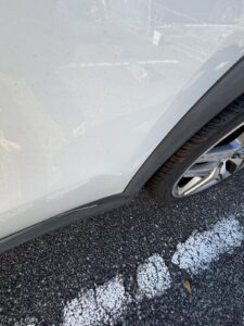 【八王子店】ベンツ ベンツGLA 左リアドアの板金塗装・修理事例1