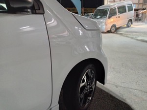 【川越店】ホンダ Nワゴン 右フロントフェンダーの板金塗装・修理事例2
