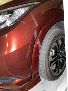 【幕張店】ホンダ ヴェゼル 左フロントバンパー、左フロントフェンダーガーニッシュの板金塗装・修理事例1