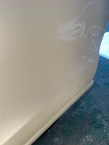 【平塚店】トヨタ エスティマ 左スライドドアパネルの板金塗装・修理事例1