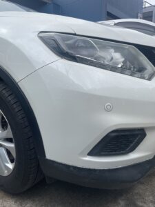 【習志野店】日産 エクストレイル 右フロントバンパー、右フロントフェンダーガーニッシュの板金塗装・修理事例2