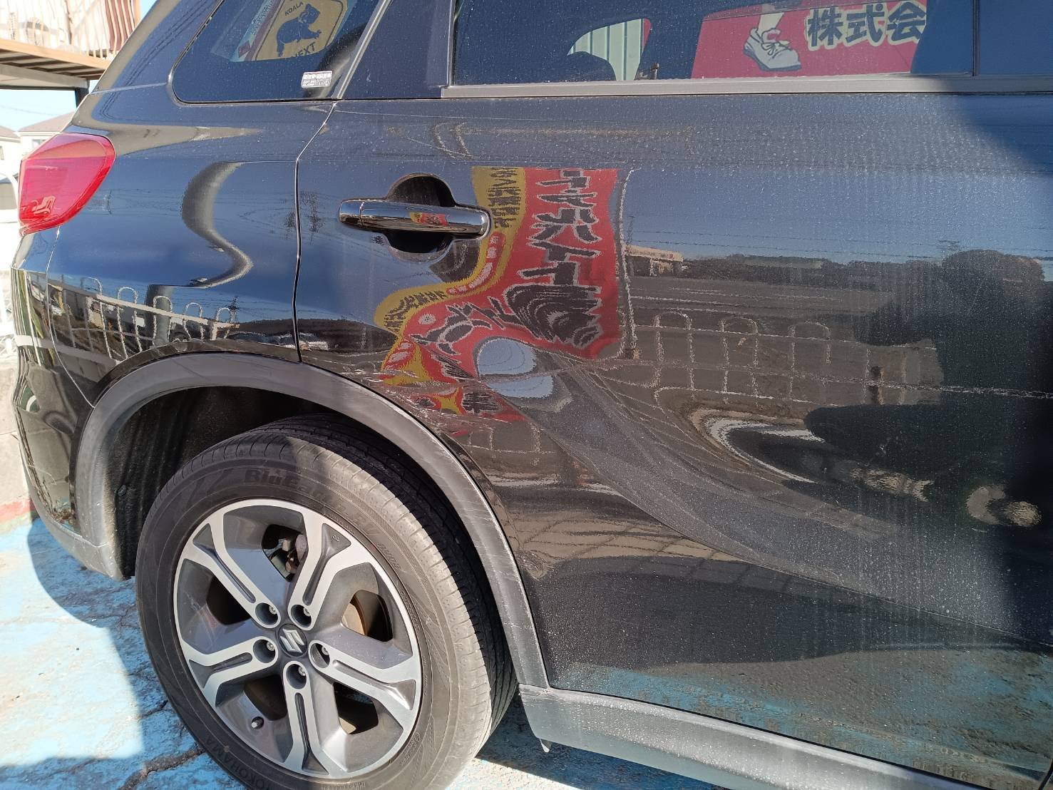 【川越店】スズキ エスクード 右フロントドア、右リアドア、右クォータパネル、左リアドアの板金塗装・修理事例2
