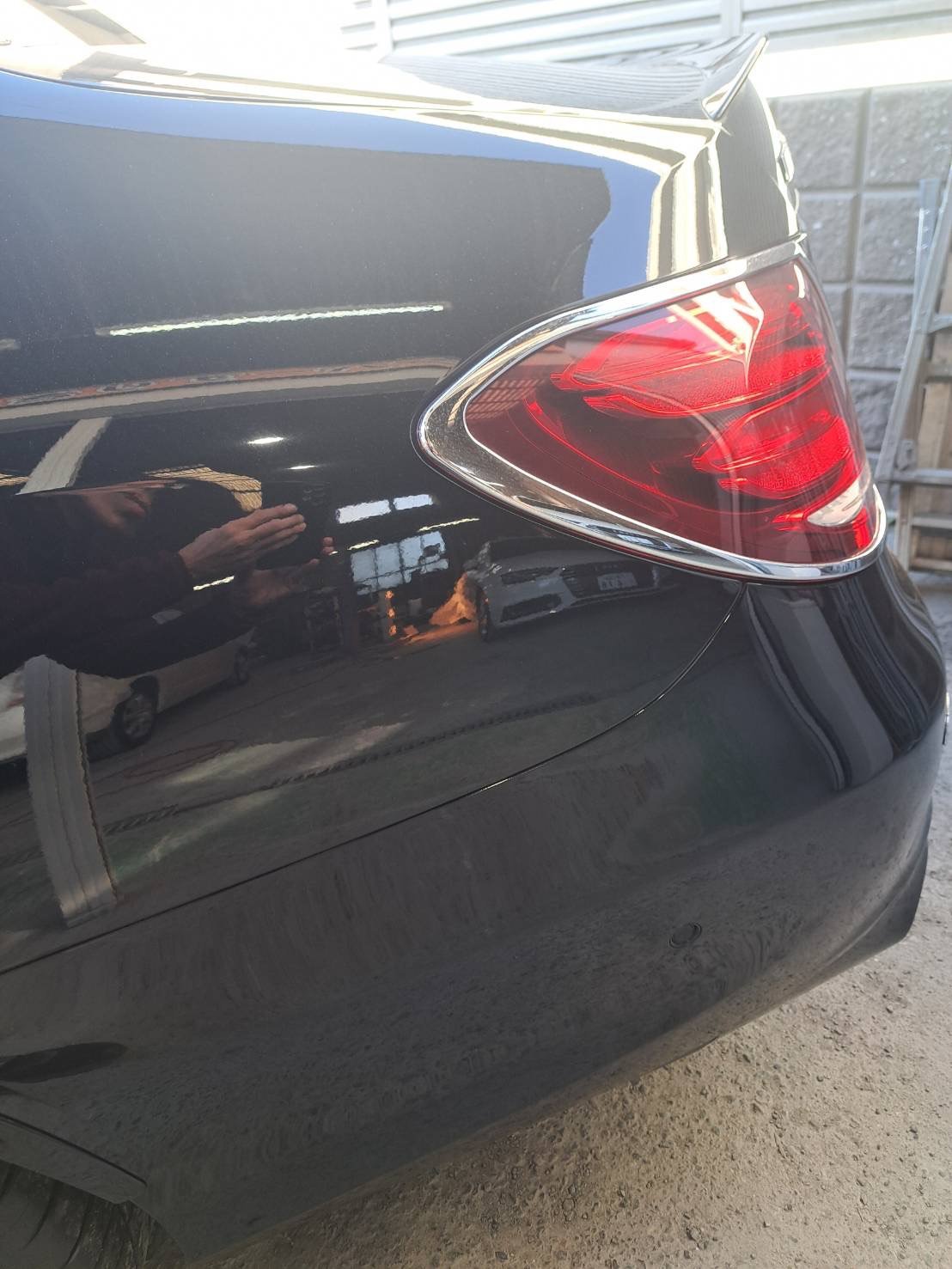 【越谷店】メルセデスベンツ E63 左リアバンパーの板金塗装・修理事例2